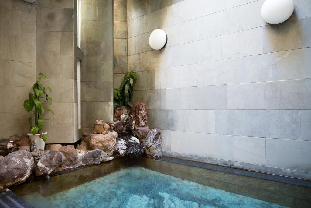 ホテル 下諏訪温泉 鉄鉱泉本館 諏訪市 エクステリア 写真